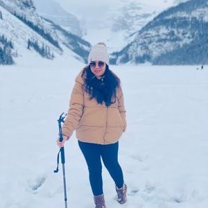 Meet your Posher, Ana